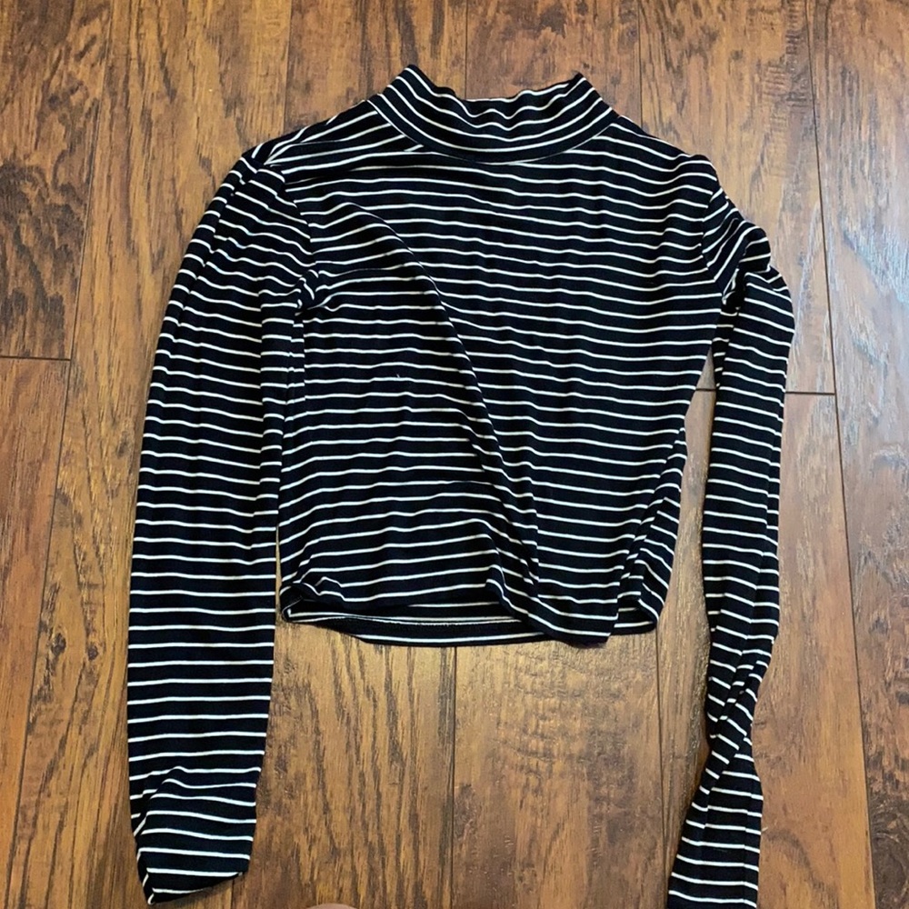 crop top turtle neck